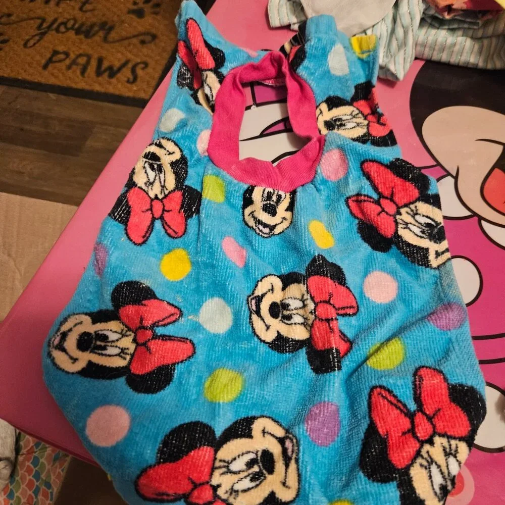 4 Bibs - Picture 2 of 2